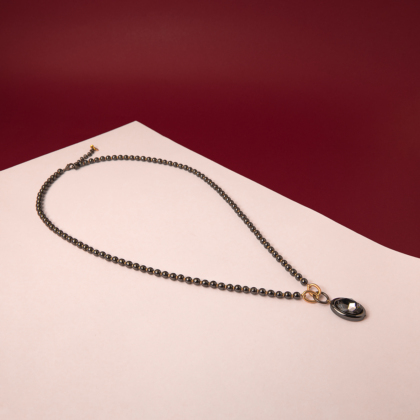 Hematito vėrinys su Swarovski pakabuku