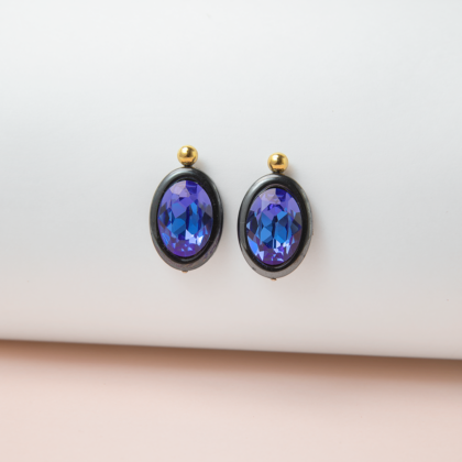 Mėlyni auskarai į ausį su swarovski kristalu
