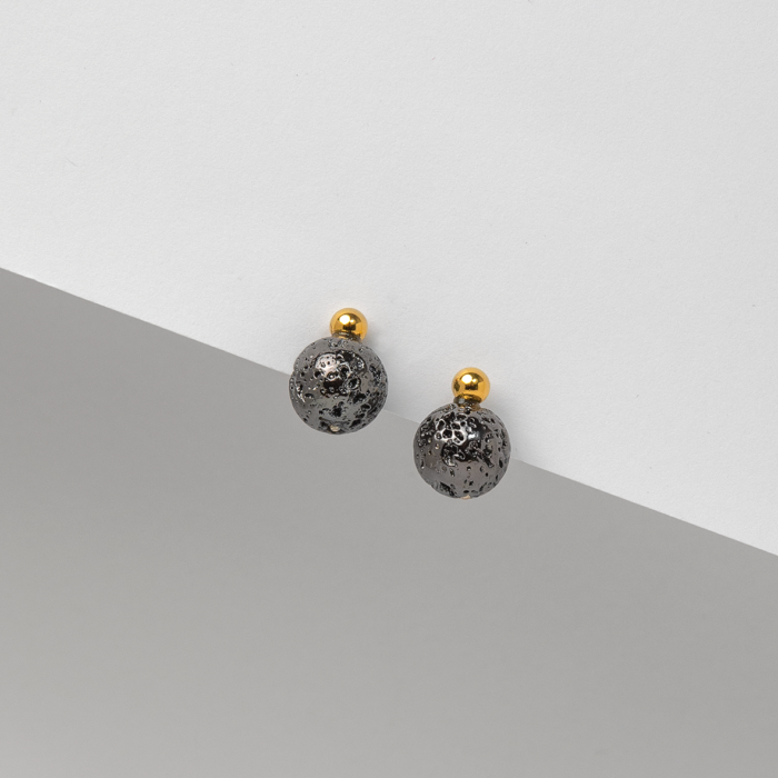 4M7A9861 Gun metal plated lava stud earrings