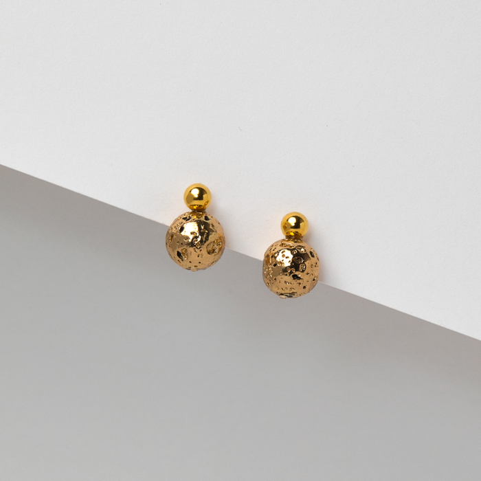 4M7A9871 Gold plated lava stud earrings