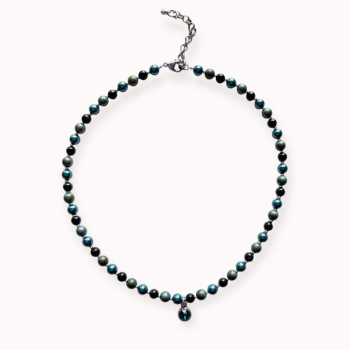 Minimalist necklace with Swarovski pendant