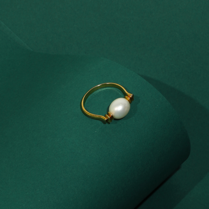 Gold plated ring with pearl