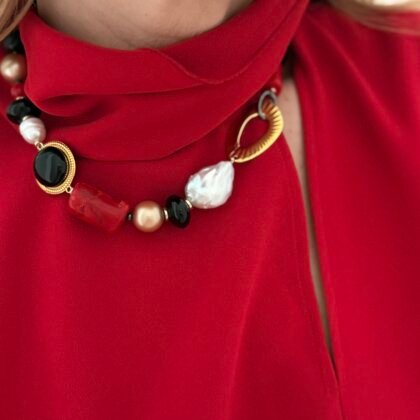 Red and white coral and pearls necklace