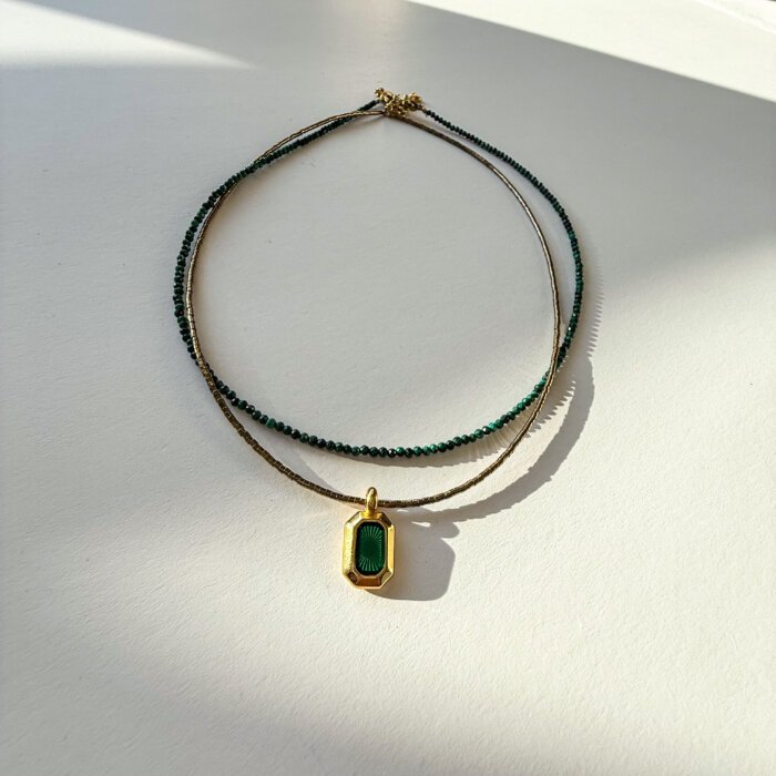 Žalias dviejų vėrinių rinkinys