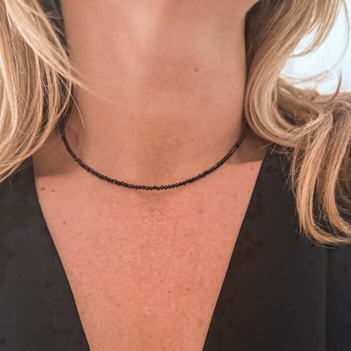 juodas vėrinys Juodas špinelio vėrinys