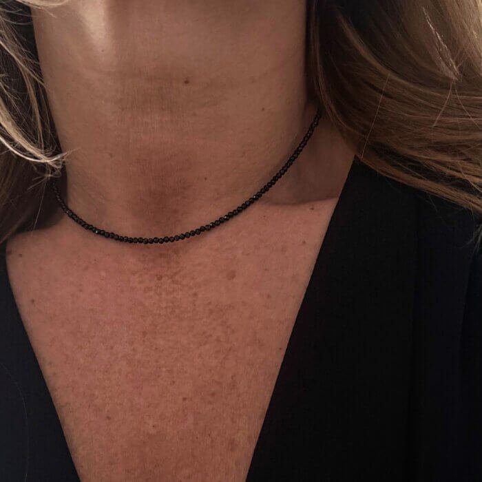 juodas vėrinys Juodas špinelio vėrinys