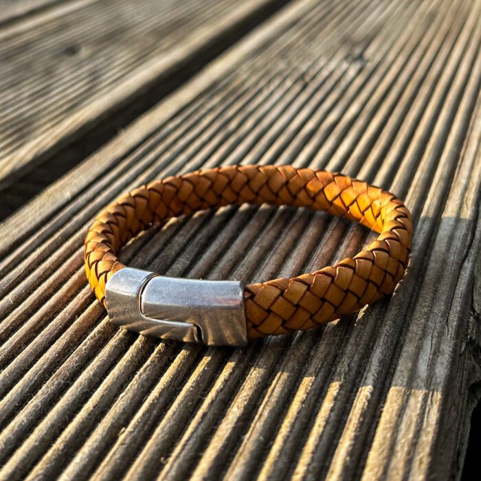 leather bracelet Brown natural leather braided bracelet with magnetic clasp