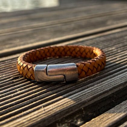 Brown natural leather braided bracelet with magnetic clasp