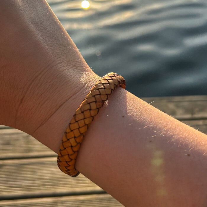 leather bracelet Brown natural leather braided bracelet with magnetic clasp