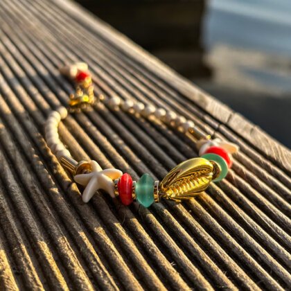 Red and green pendant