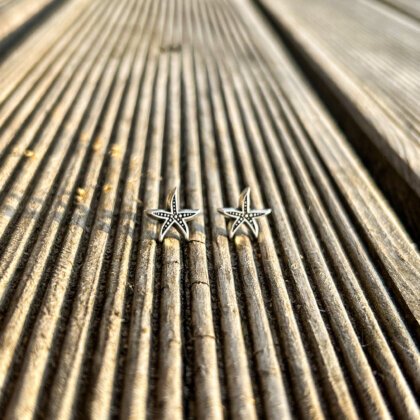 Starfish stud earrings