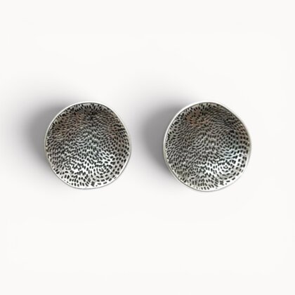 Textured round stud earrings