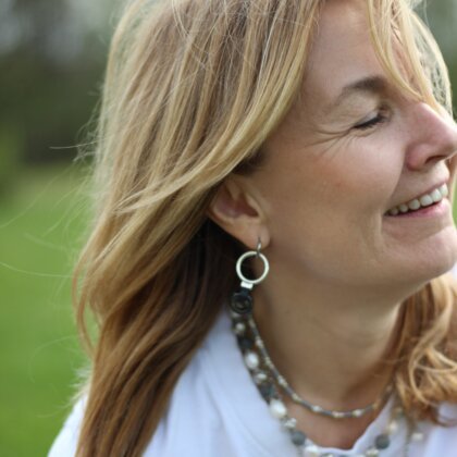 Hematite and silver plated details transformable earrings