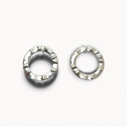 Textured round stud earrings