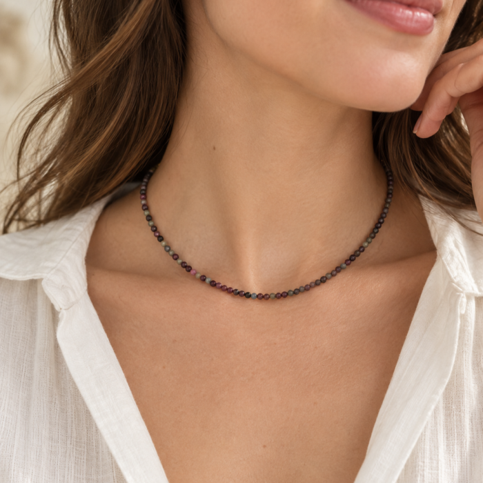 Minimalistic natural stones necklace