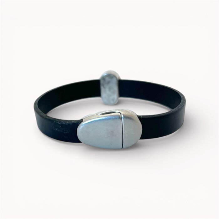 Black natural leather bracelet with swarovski crystal