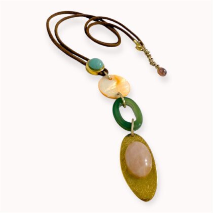 Naturalių akmenų pakabukas