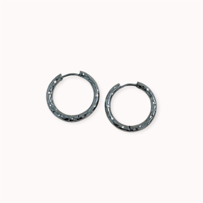 Auksu dengti auskarai rinkės