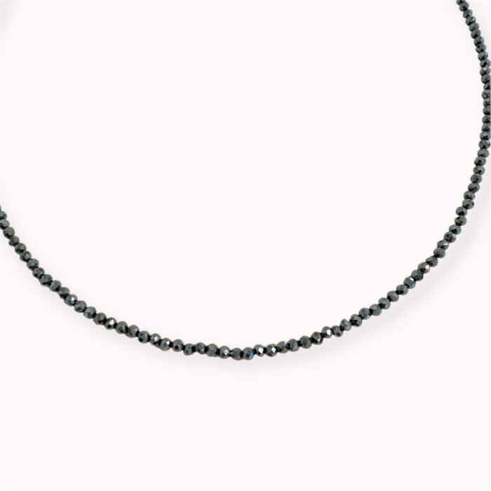 Minimalistic hematite necklace