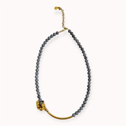 Flower accent agate necklace