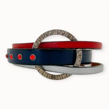 Pilka, mėlyna ir raudona natūralios odos apyrankė