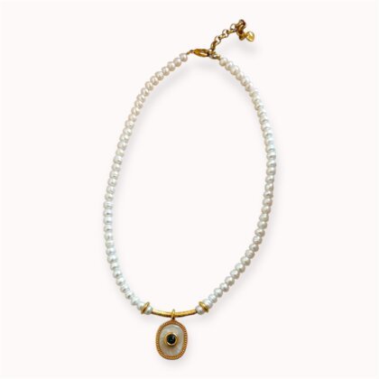 Perlų vėrinys su emaliuotu pakabuku su Swarovski kristalu