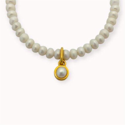 Pearl bracelet with pendant