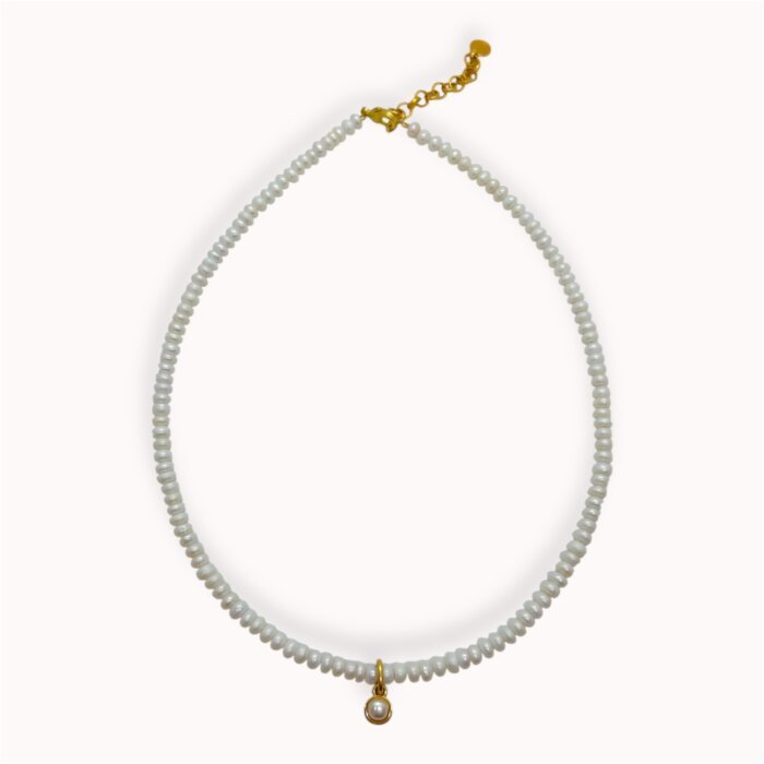 Perlų vėrinys su pakabuku