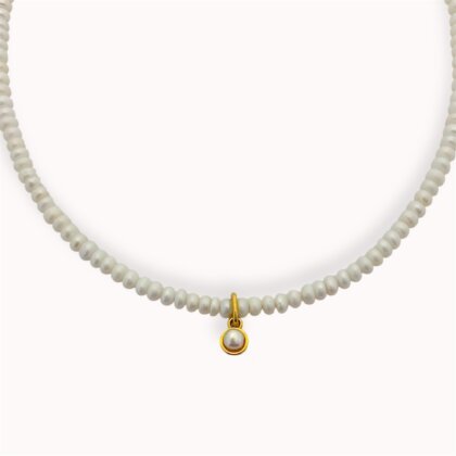 Pearl necklace with pendant