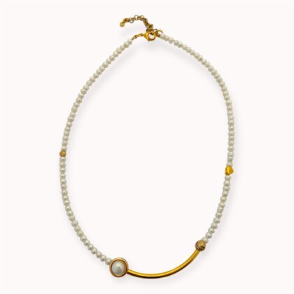 Perlų vėrinys su auksu dengtais akcentais