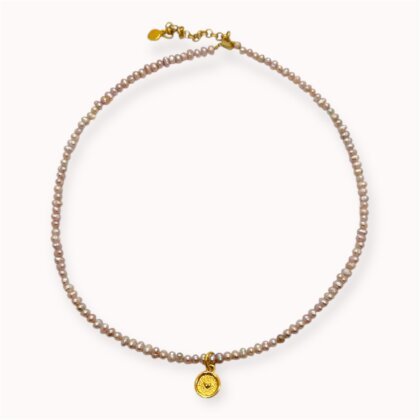 Rožinis perlų vėrinys su širdelės pakabuku