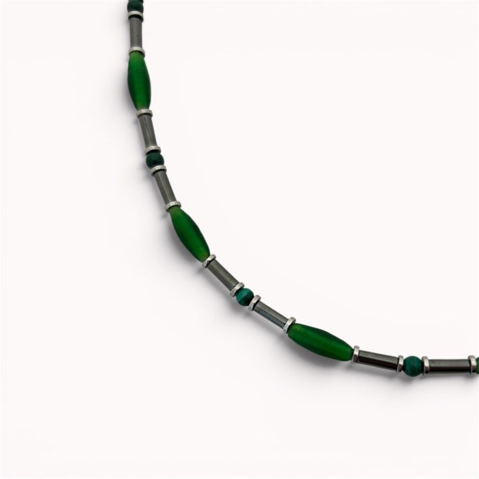 Minimalistic hematite, indian glass and malachite necklace