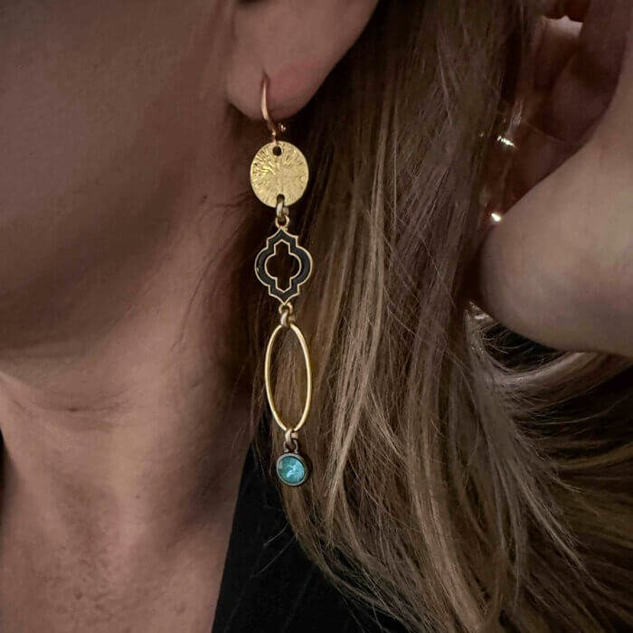 Mėlyni asimetriški auskarai