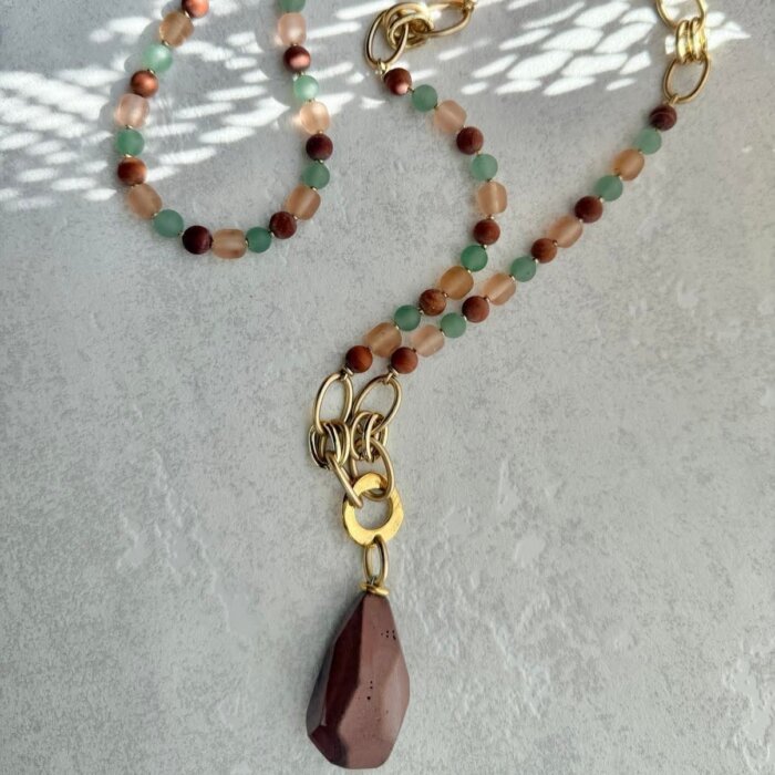 Colourful natural stones necklace with pendant