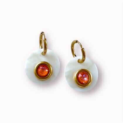 Rinkės su balta kriaukle ir Swarovski kristalais