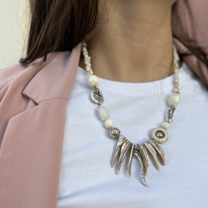 Necklace with shell, howlite and silver plated lava